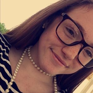 Meet your Posher, Alexandra